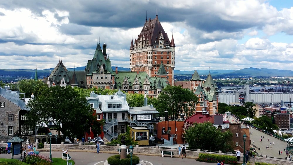 Social media services in canada